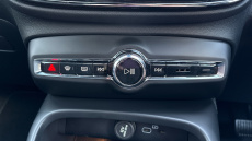 Volvo XC40 2.0 B4P Plus Dark 5dr Auto Petrol Estate